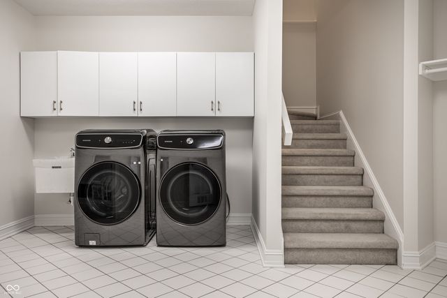 9889 Summerlakes Drive, Carmel, IN 46032