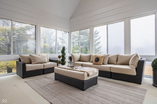 9889 Summerlakes Drive, Carmel, IN 46032