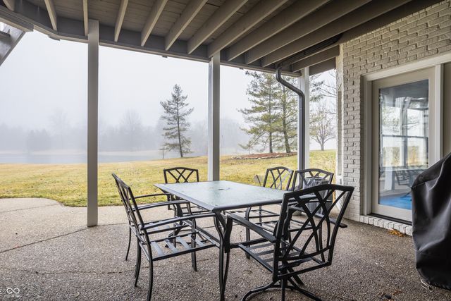 9889 Summerlakes Drive, Carmel, IN 46032