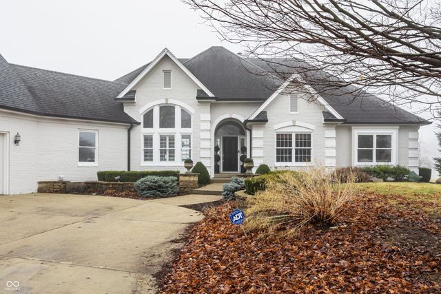 9889 Summerlakes Drive, Carmel, IN 46032