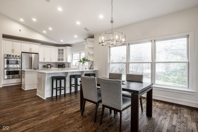 9889 Summerlakes Drive, Carmel, IN 46032