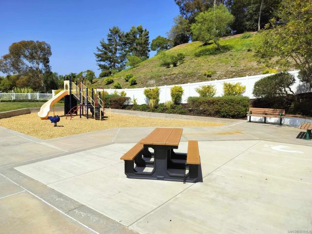 838 Masters Dr, Oceanside, CA 92057