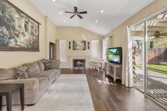 838 Masters Dr, Oceanside, CA 92057