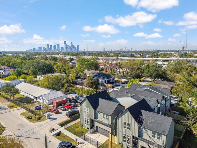 3219 Brewster Street, Houston, TX 77026