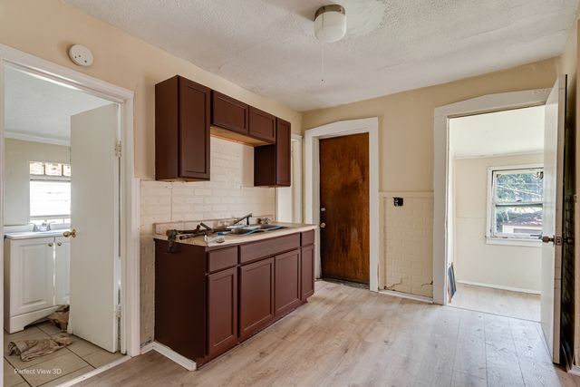 8220 S Wolcott Avenue, Chicago, IL 60620