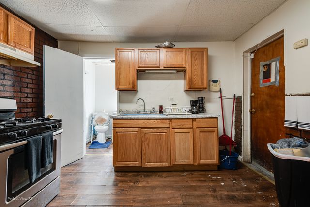 8220 S Wolcott Avenue, Chicago, IL 60620