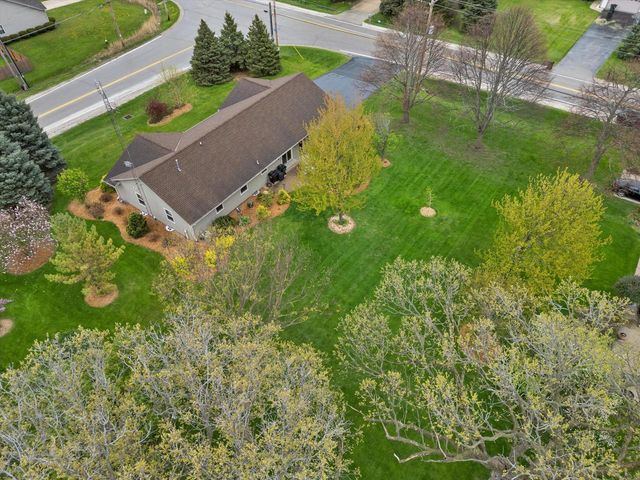 3510 Nicholson ROAD, Franksville, WI 53126