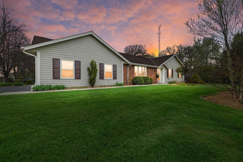3510 Nicholson ROAD, Franksville, WI 53126