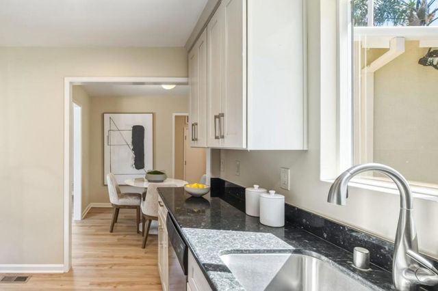 470 Bell Street, East Palo Alto, CA 94303