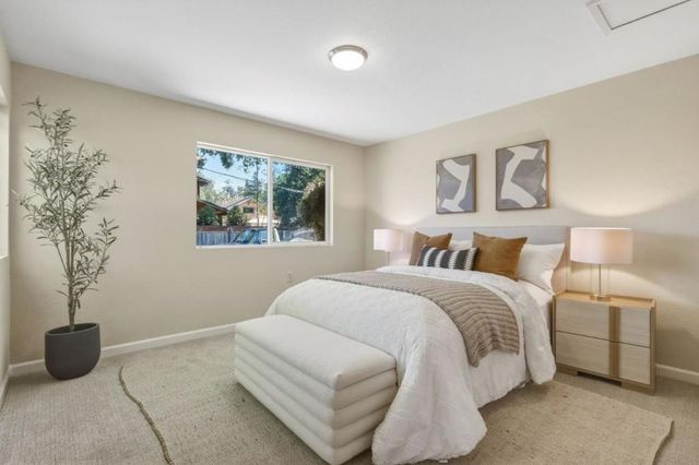 470 Bell Street, East Palo Alto, CA 94303