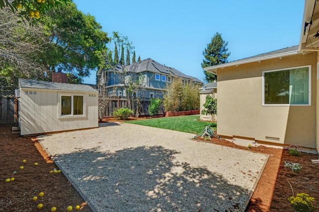 470 Bell Street, East Palo Alto, CA 94303