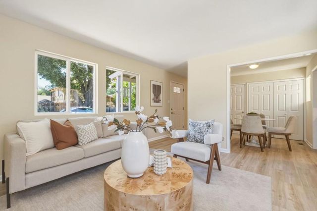 470 Bell Street, East Palo Alto, CA 94303