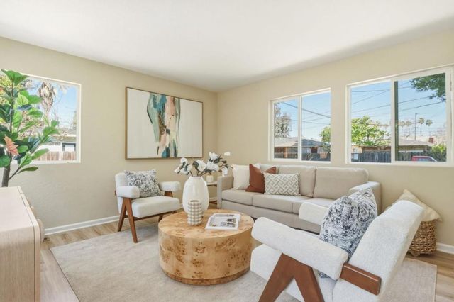 470 Bell Street, East Palo Alto, CA 94303