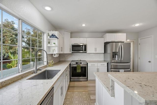 29760 Eagle Point Drive, Canyon Lake, CA 92587