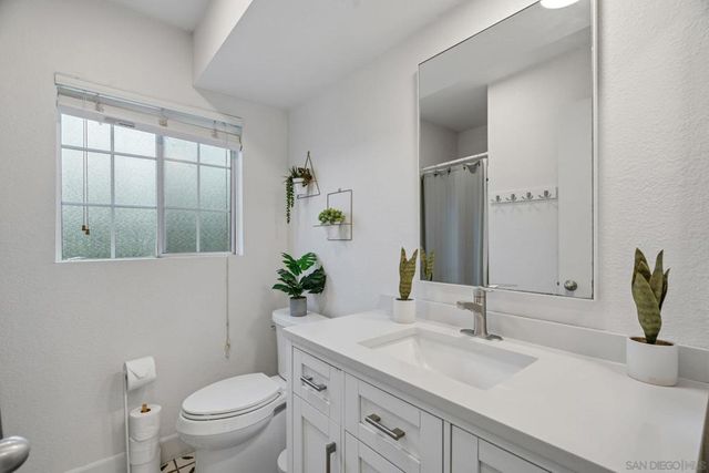 29760 Eagle Point Drive, Canyon Lake, CA 92587