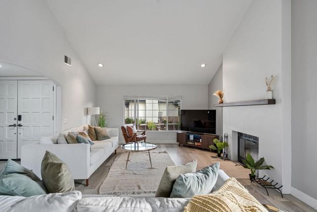 29760 Eagle Point Drive, Canyon Lake, CA 92587