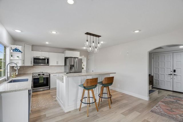29760 Eagle Point Drive, Canyon Lake, CA 92587