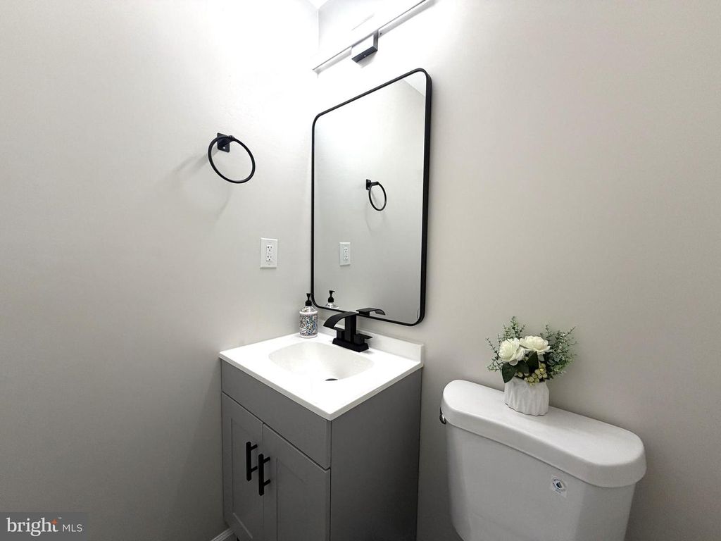 Image 16 of property listing at 20 BARONESS CT, Owings Mills, MD 21117