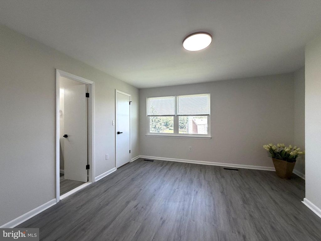 Image 19 of property listing at 20 BARONESS CT, Owings Mills, MD 21117