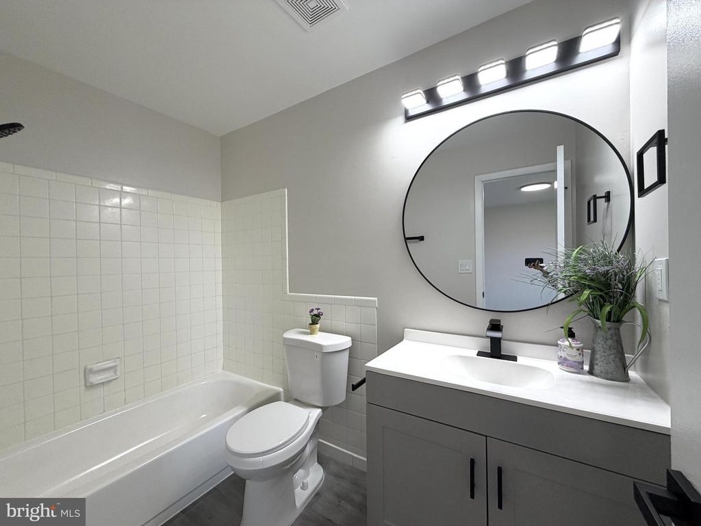 Image 22 of property listing at 20 BARONESS CT, Owings Mills, MD 21117