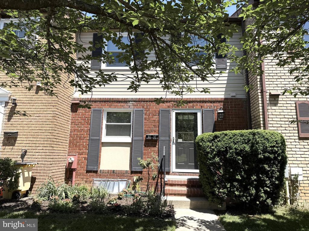 Image 3 of property listing at 20 BARONESS CT, Owings Mills, MD 21117