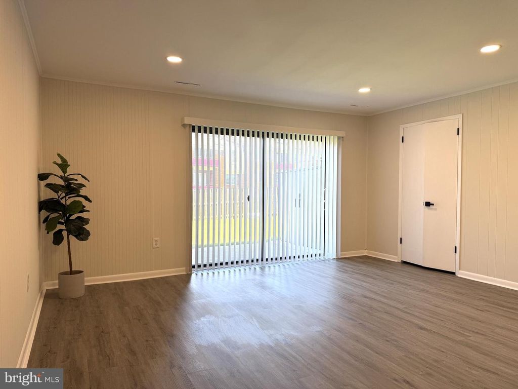 Image 32 of property listing at 20 BARONESS CT, Owings Mills, MD 21117