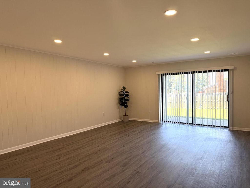 Image 33 of property listing at 20 BARONESS CT, Owings Mills, MD 21117