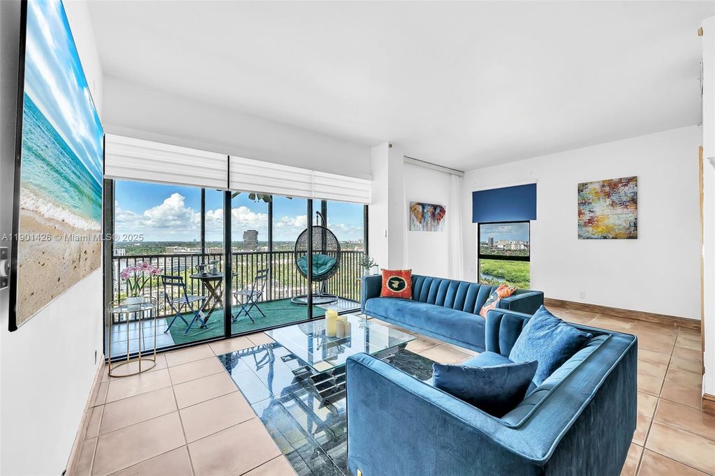 20301 W Country Club Dr PH22, Aventura, FL 33180