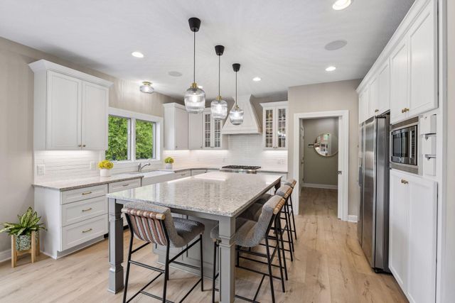 3049 Fairway Drive, Chaska, MN 55318