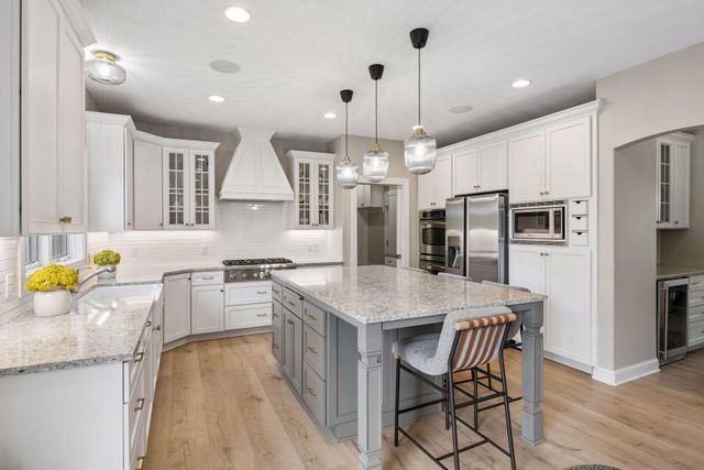 3049 Fairway Drive, Chaska, MN 55318