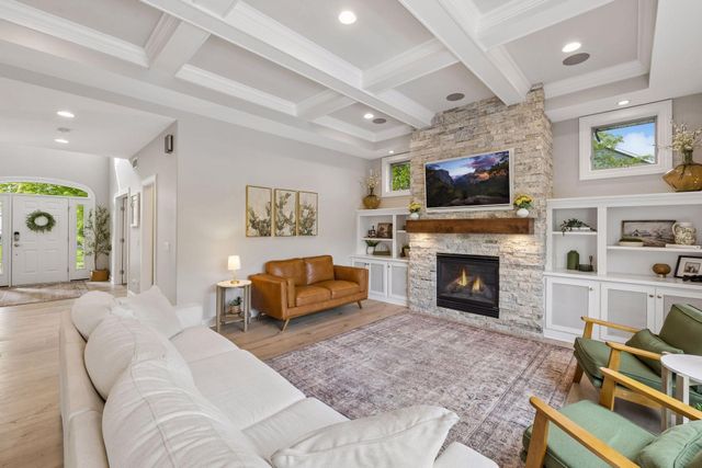 3049 Fairway Drive, Chaska, MN 55318