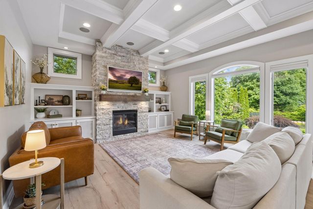 3049 Fairway Drive, Chaska, MN 55318