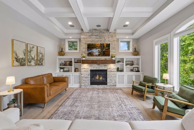 3049 Fairway Drive, Chaska, MN 55318