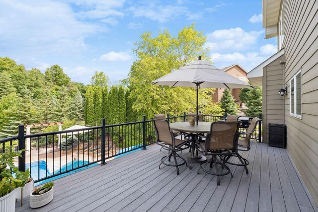 3049 Fairway Drive, Chaska, MN 55318