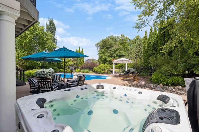 3049 Fairway Drive, Chaska, MN 55318