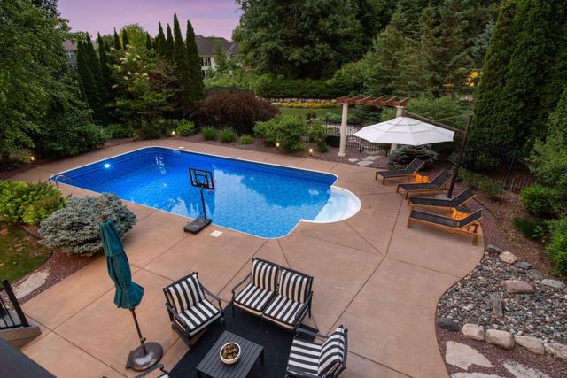 3049 Fairway Drive, Chaska, MN 55318