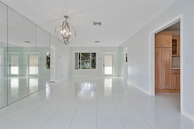 2475 NE 214th Street, Aventura, FL 33180