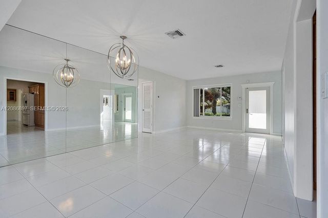 2475 NE 214th Street, Aventura, FL 33180