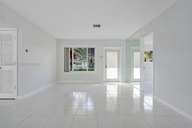2475 NE 214th Street, Aventura, FL 33180