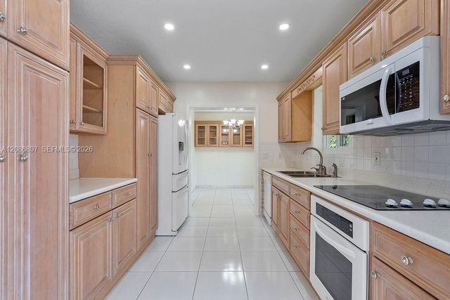 2475 NE 214th Street, Aventura, FL 33180