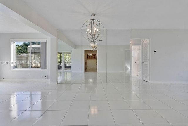 2475 NE 214th Street, Aventura, FL 33180