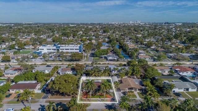 2475 NE 214th Street, Aventura, FL 33180