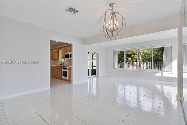 2475 NE 214th Street, Aventura, FL 33180