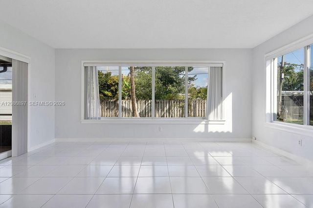 2475 NE 214th Street, Aventura, FL 33180