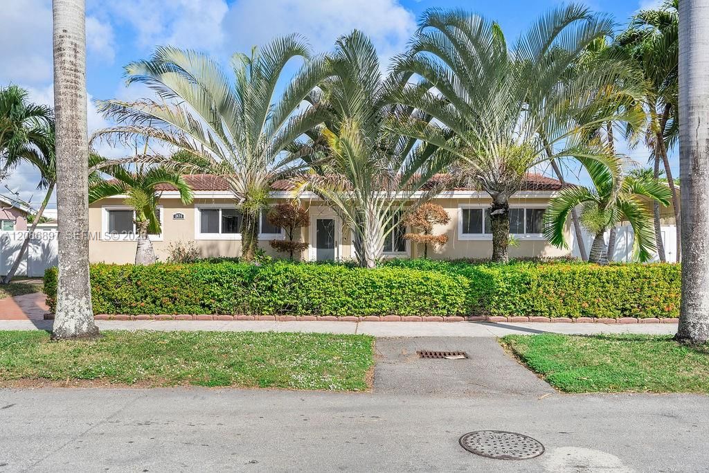 2475 NE 214th Street, Aventura, FL 33180