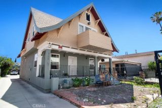 708 W 40th, Los Angeles, CA 90037