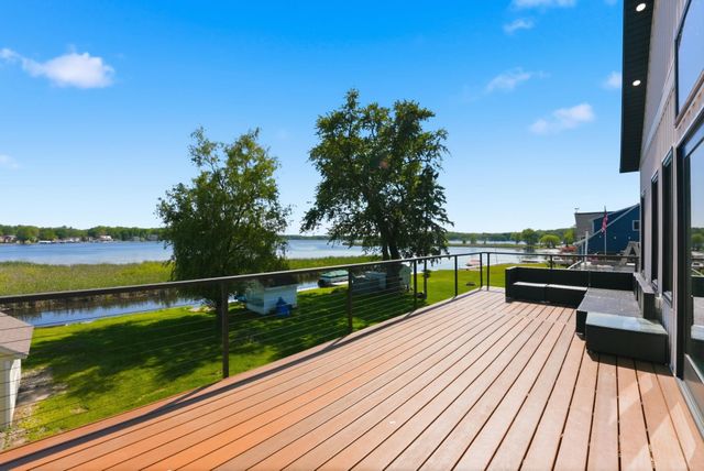 195 Lane 850 Snow Lake, Fremont, IN 46737