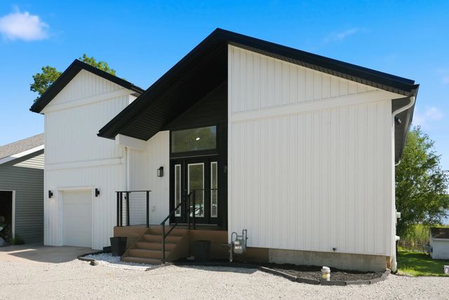 195 Lane 850 Snow Lake, Fremont, IN 46737