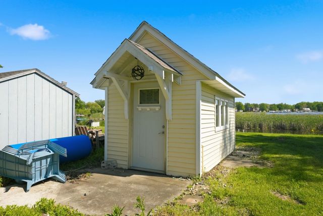 195 Lane 850 Snow Lake, Fremont, IN 46737