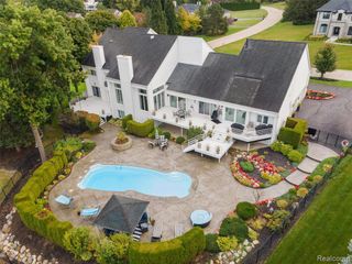 3802 Columbia Drive, Bloomfield Hills, MI 48302